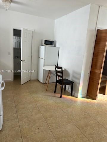 Small Image of 2811 INDIAN CREEK DR #C, Miami Beach Number 4