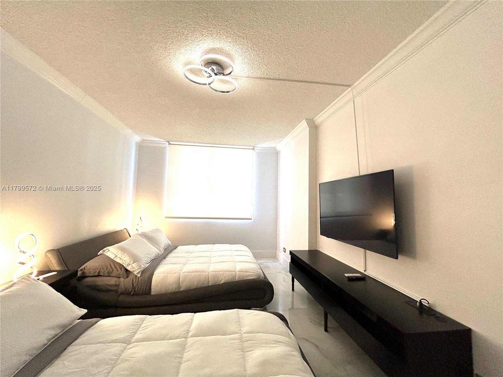 Small Image of 6039 COLLINS AVE #1507, Miami Beach Number 22