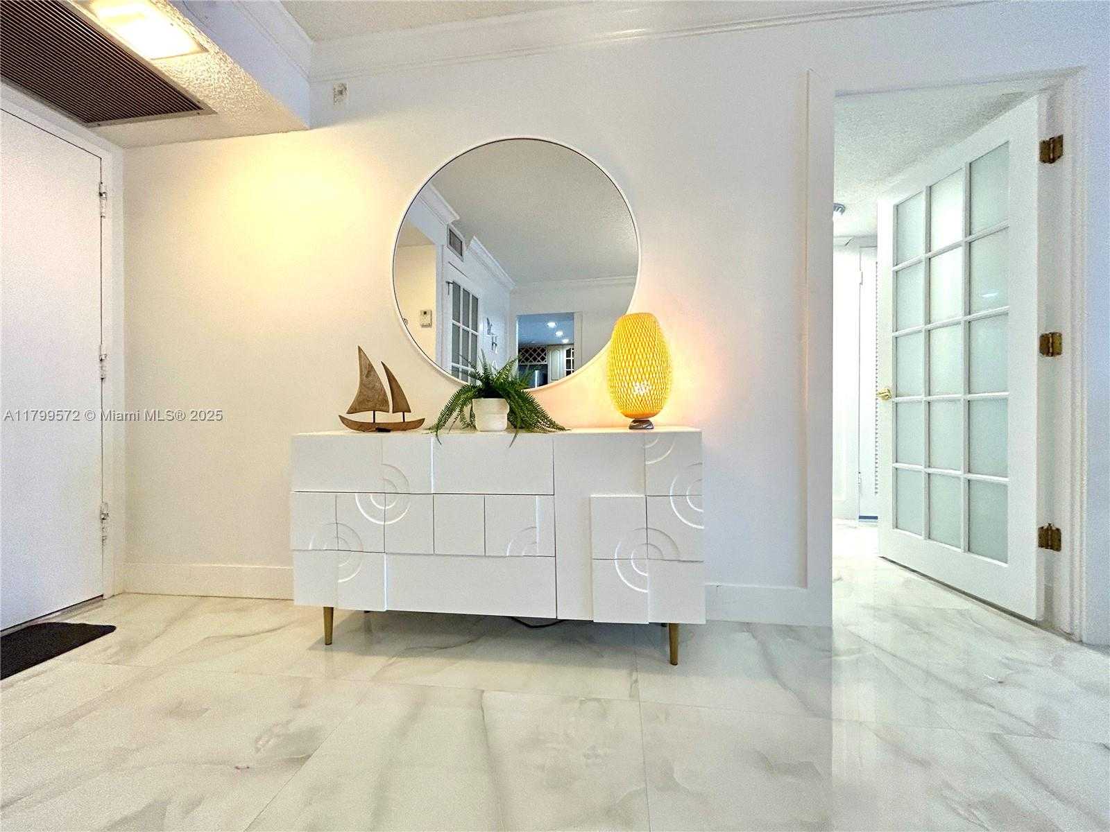 Small Image of 6039 COLLINS AVE #1507, Miami Beach Number 6