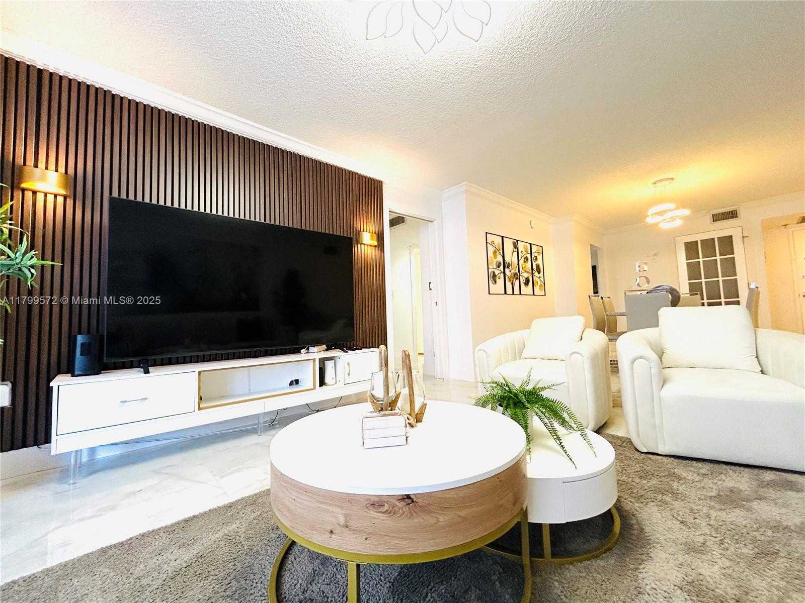 Small Image of 6039 COLLINS AVE #1507, Miami Beach Number 8