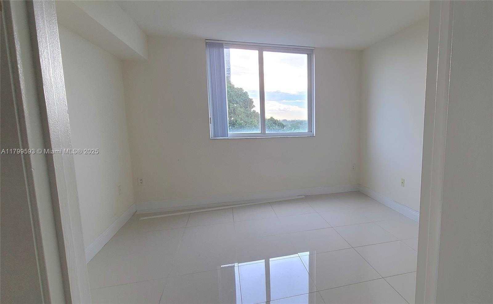 Small Image of 1861 NORTH WEST S RIVER DR #802, Miami Number 7