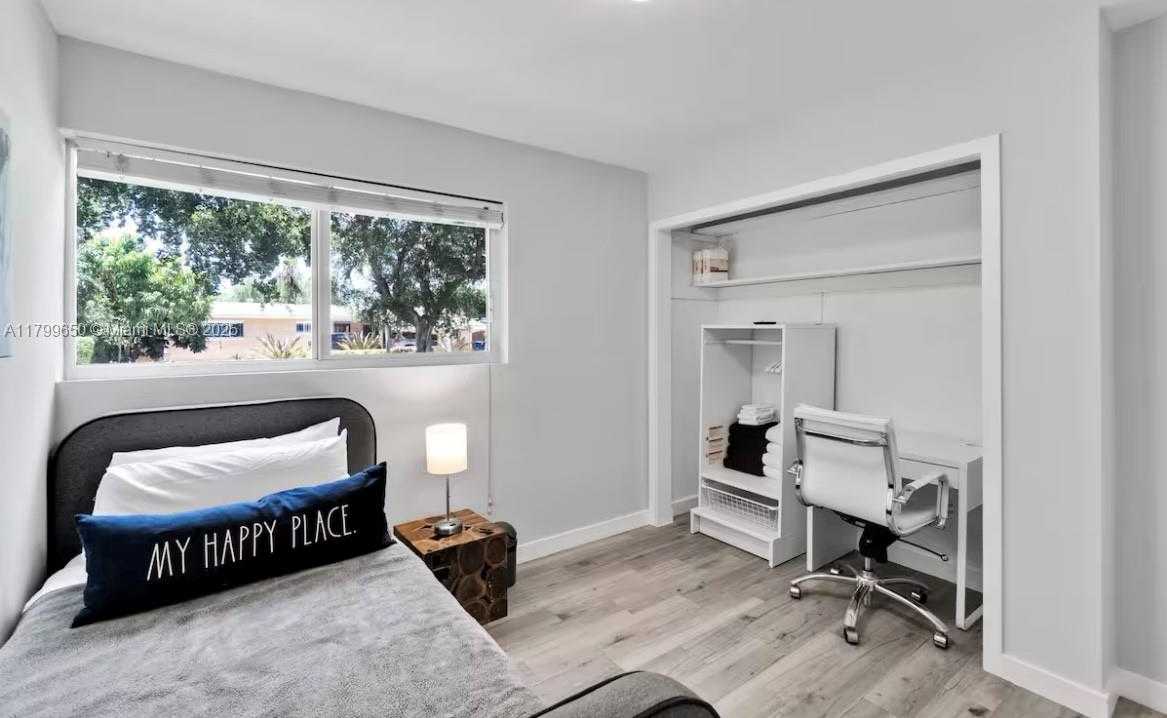 Small Image of 19441 NORTH EAST 19TH AVE #19441, Miami Number 21