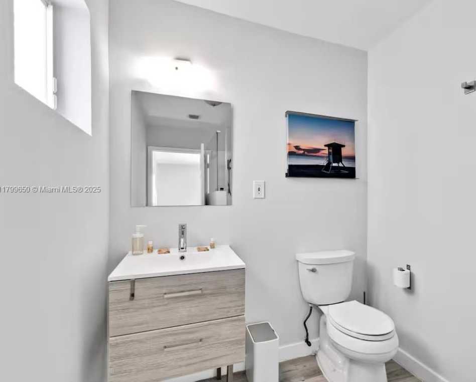 Small Image of 19441 NORTH EAST 19TH AVE #19441, Miami Number 23