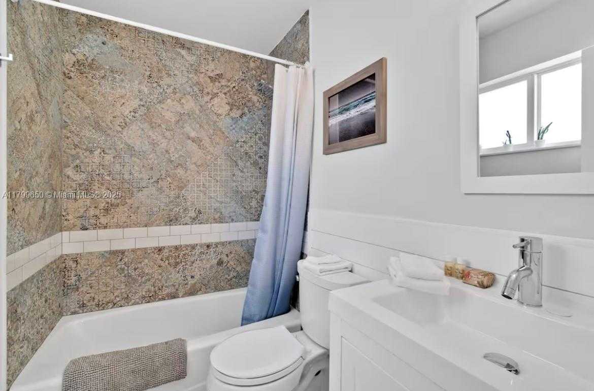 Small Image of 19441 NORTH EAST 19TH AVE #19441, Miami Number 25
