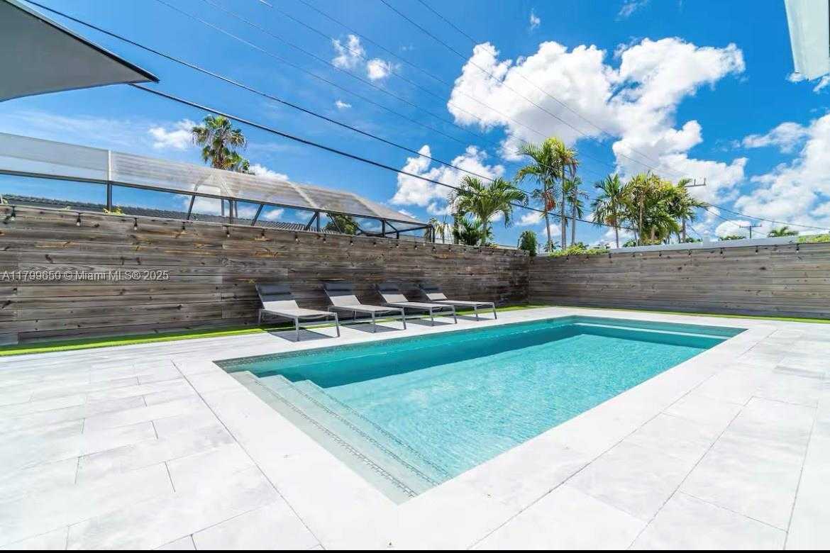 Small Image of 19441 NORTH EAST 19TH AVE #19441, Miami Number 32