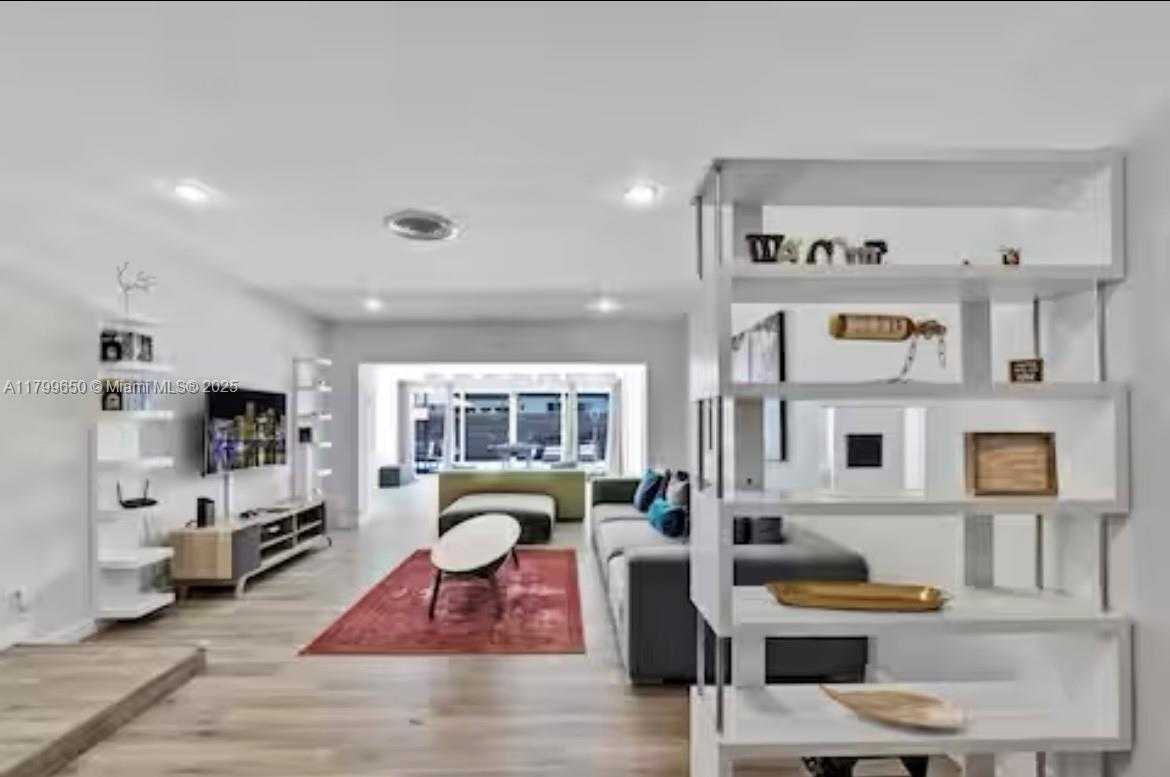 Small Image of 19441 NORTH EAST 19TH AVE #19441, Miami Number 7