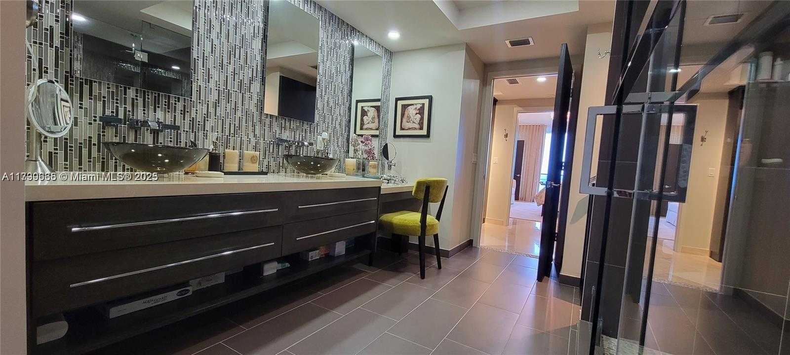 Small Image of 1331 BRICKELL BAY DR #2005, Miami Number 43