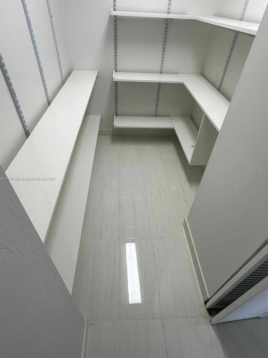 Small Image of 1450 BRICKELL BAY DR #1402, Miami Number 7