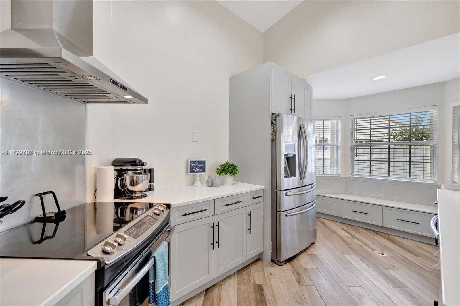 Small Image of 396 BEDFORD AVE, Weston Number 12