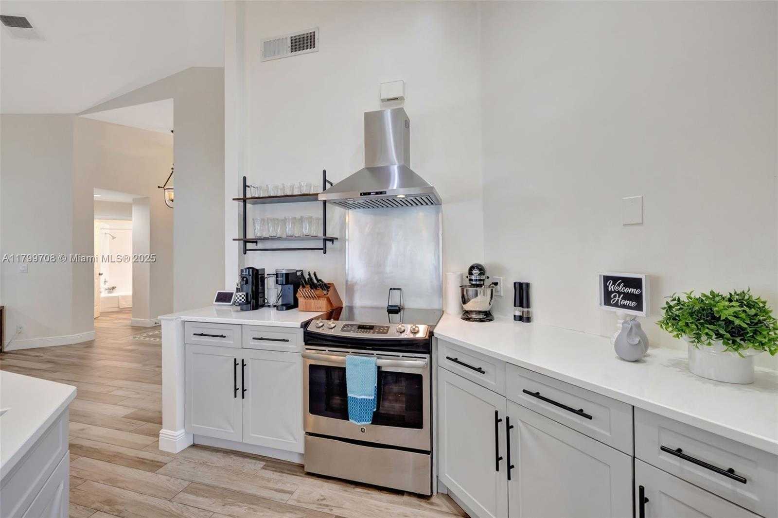 Small Image of 396 BEDFORD AVE, Weston Number 16