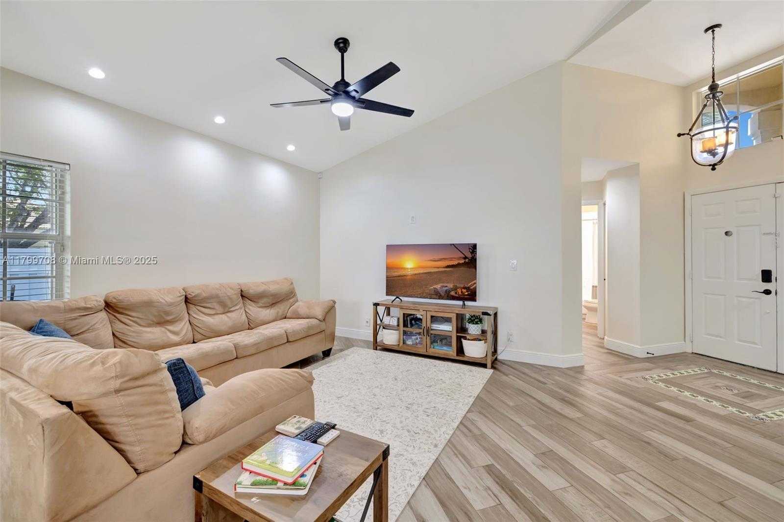 Small Image of 396 BEDFORD AVE, Weston Number 18
