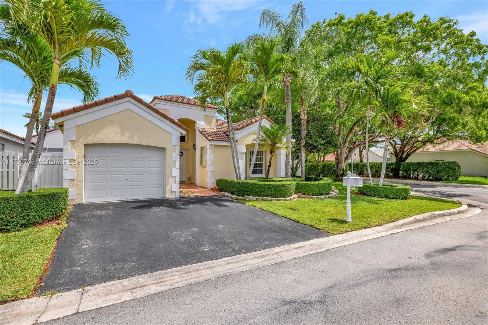 Small Image of 396 BEDFORD AVE, Weston Number 2