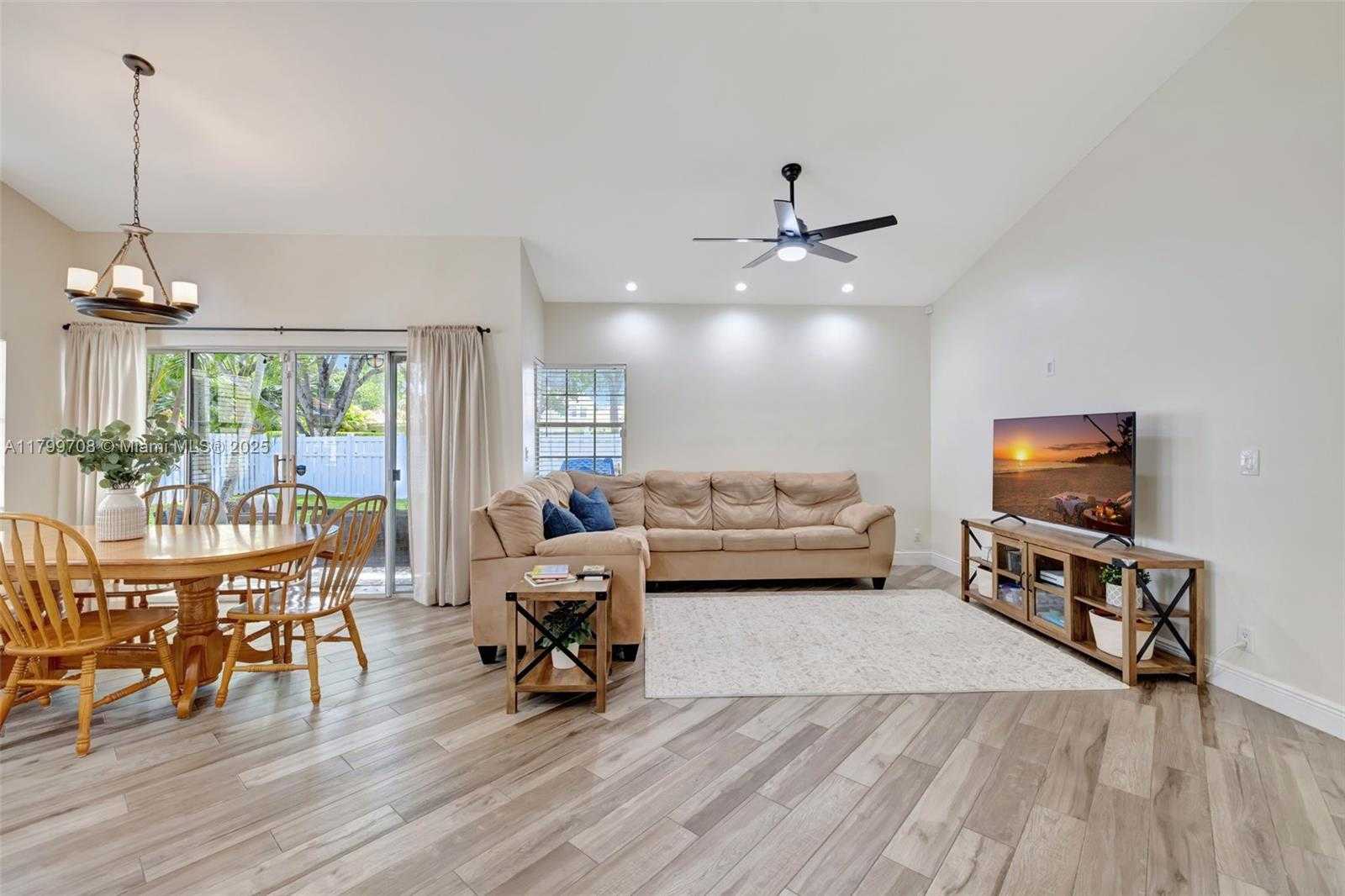 Small Image of 396 BEDFORD AVE, Weston Number 20