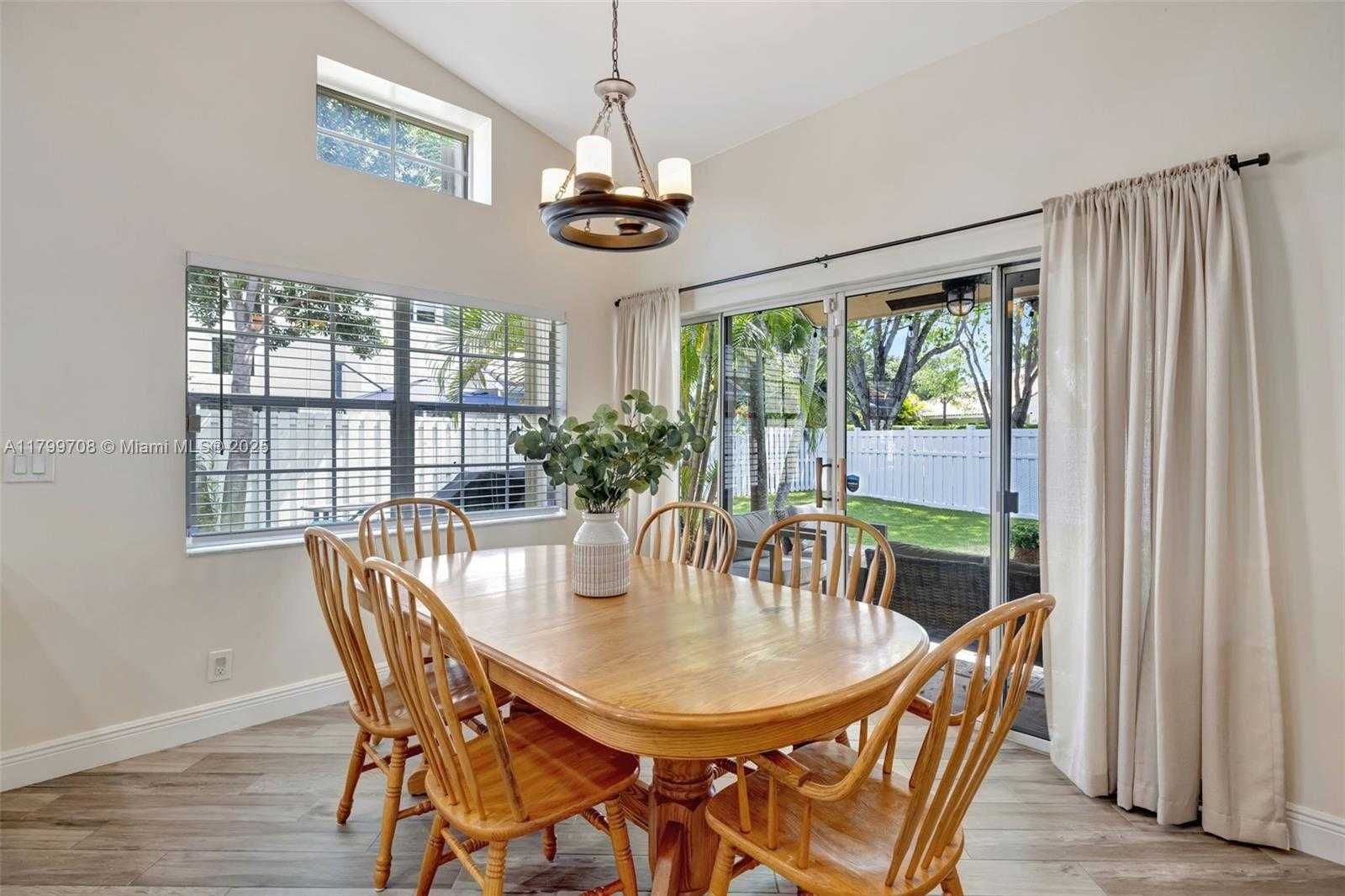 Small Image of 396 BEDFORD AVE, Weston Number 24