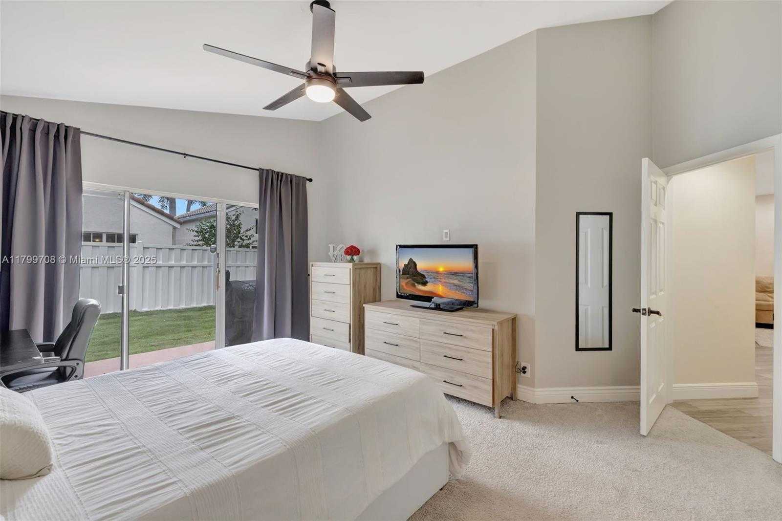 Small Image of 396 BEDFORD AVE, Weston Number 26