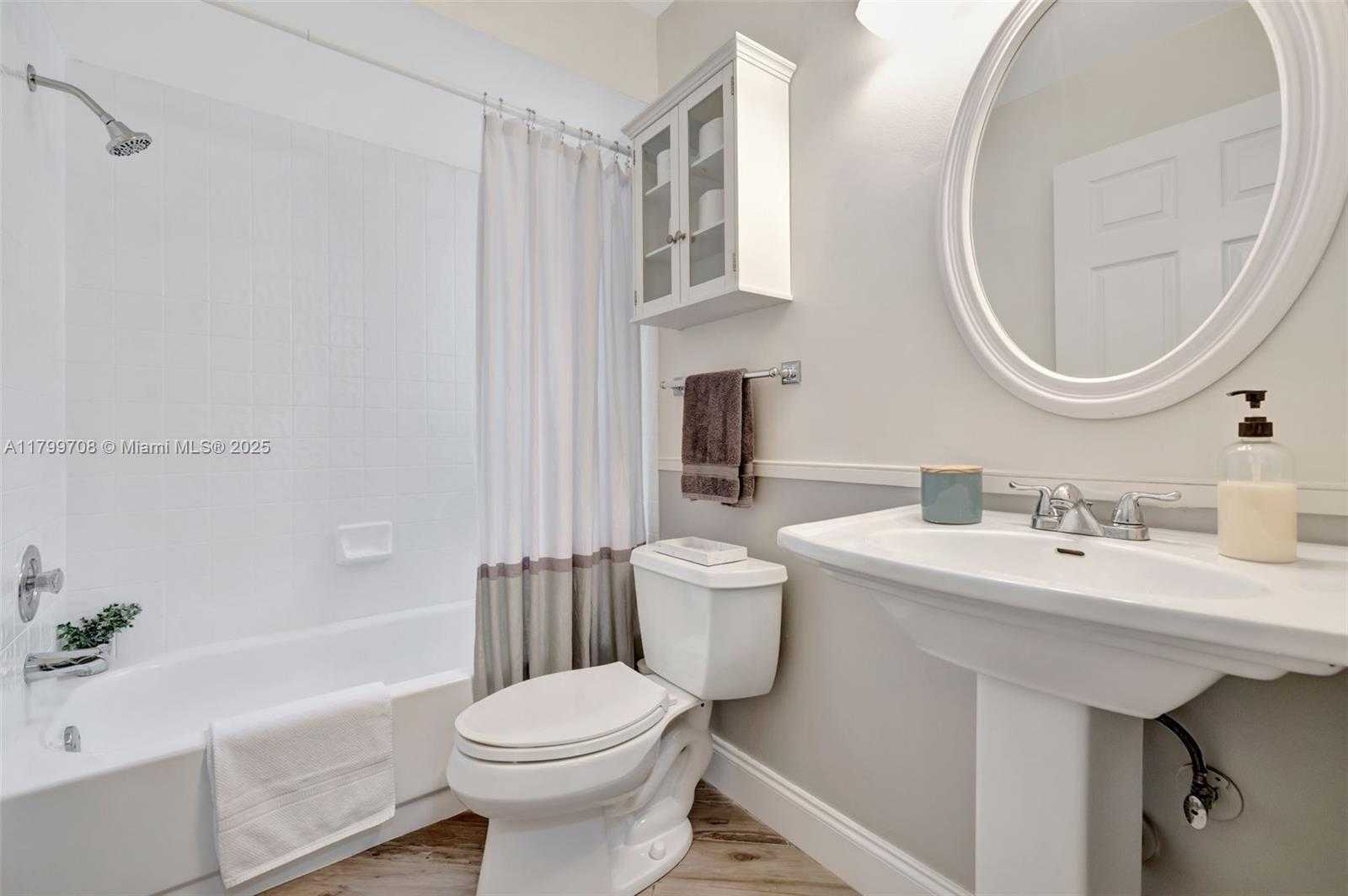 Small Image of 396 BEDFORD AVE, Weston Number 35