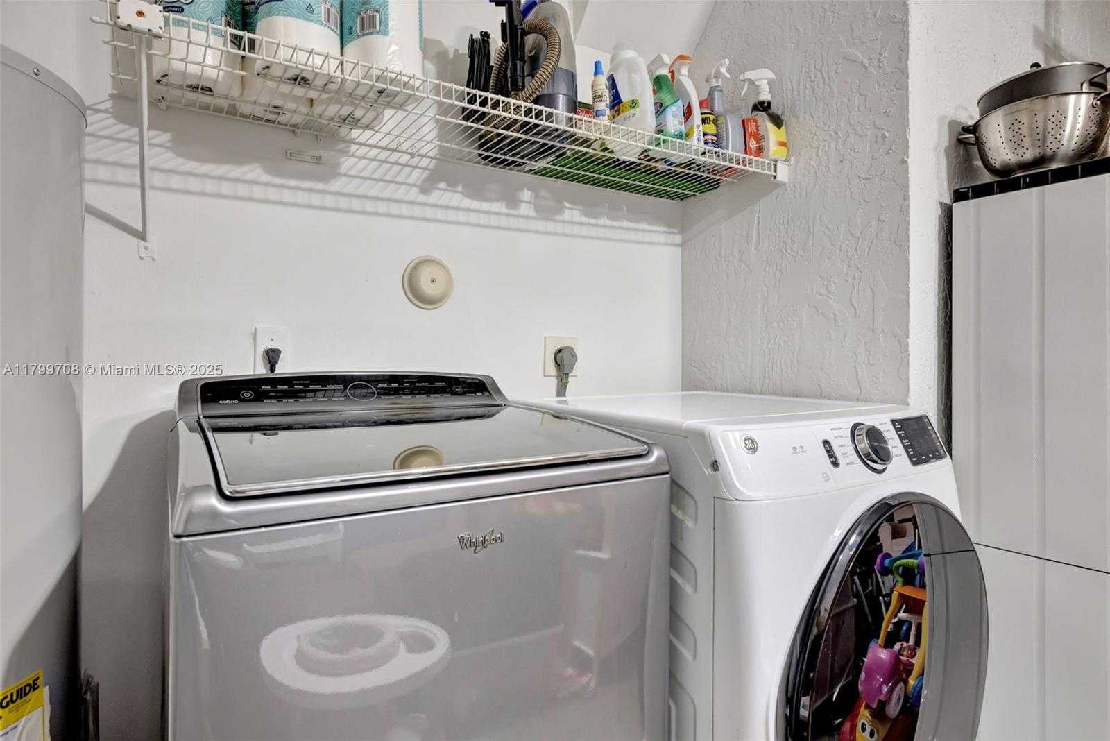 Small Image of 396 BEDFORD AVE, Weston Number 37