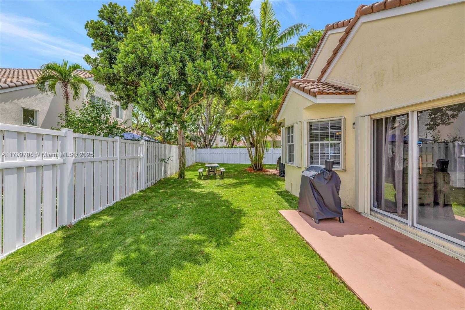 Small Image of 396 BEDFORD AVE, Weston Number 46