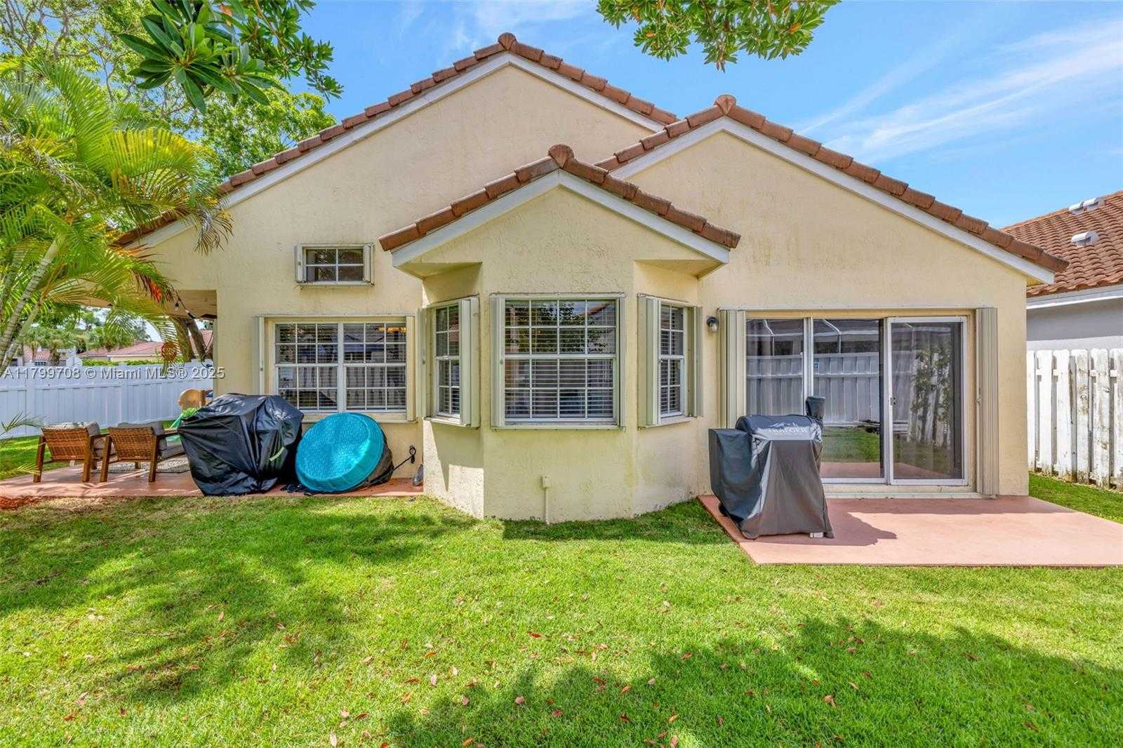 Small Image of 396 BEDFORD AVE, Weston Number 48