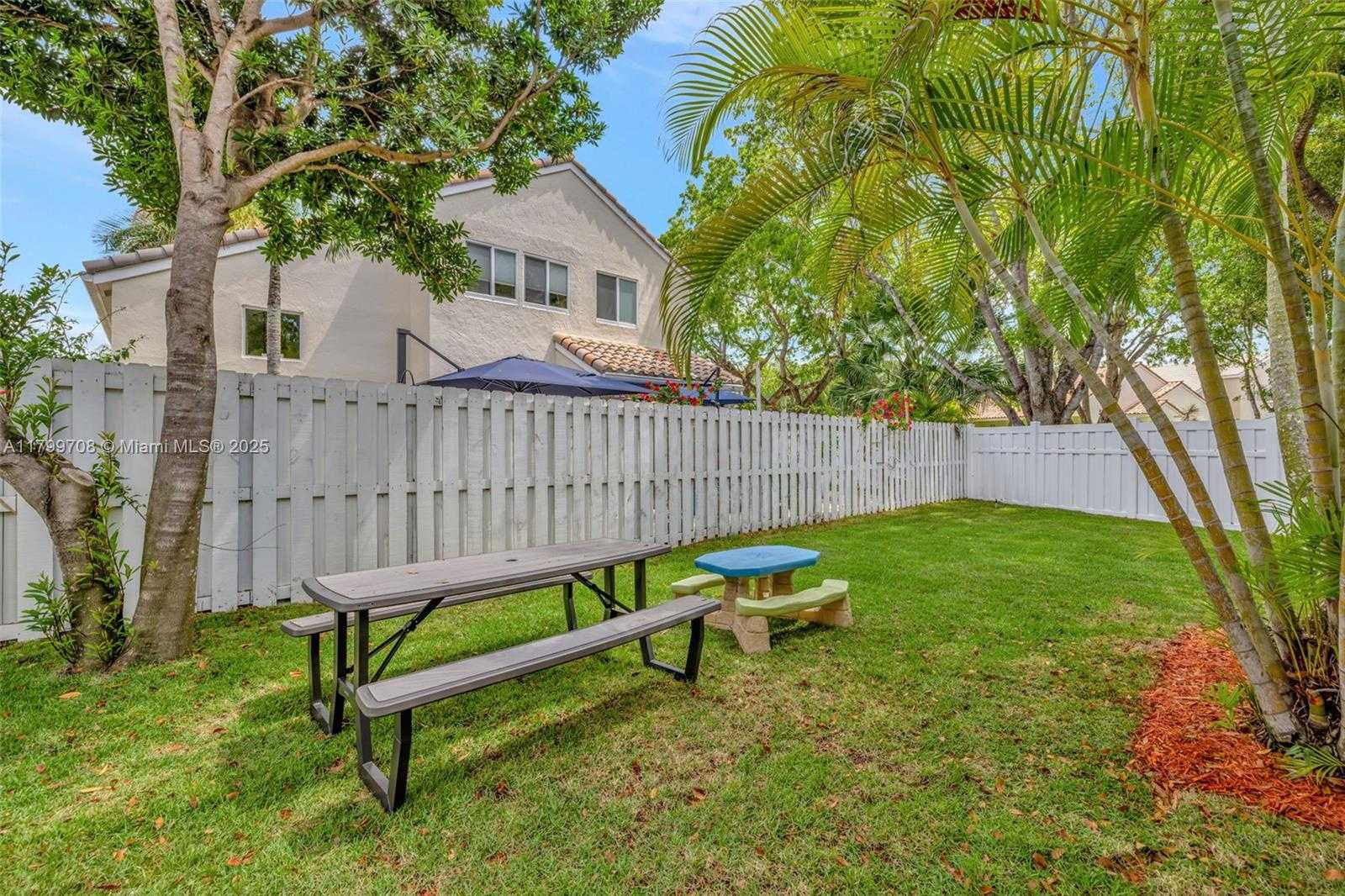 Small Image of 396 BEDFORD AVE, Weston Number 49