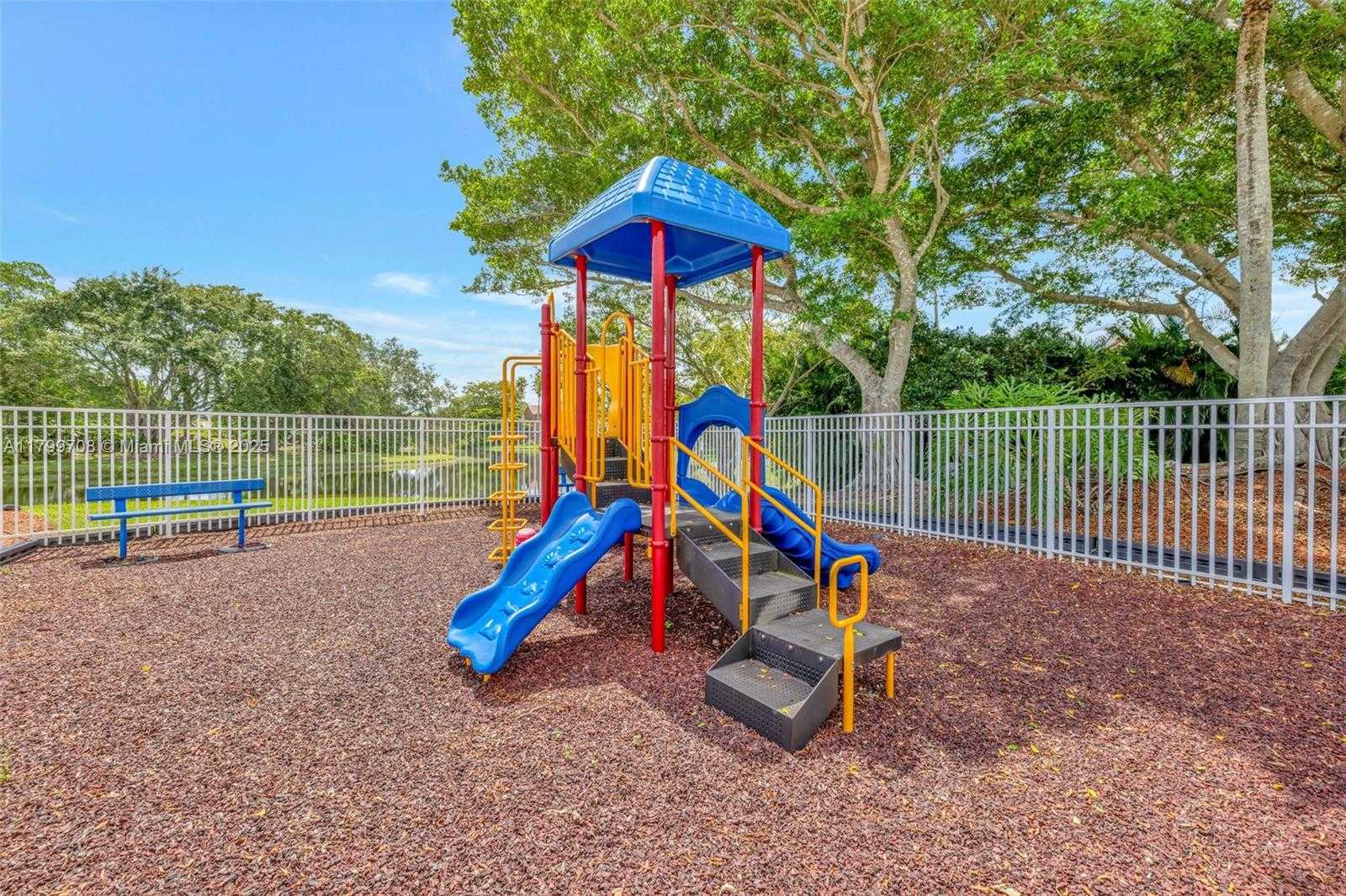 Small Image of 396 BEDFORD AVE, Weston Number 57