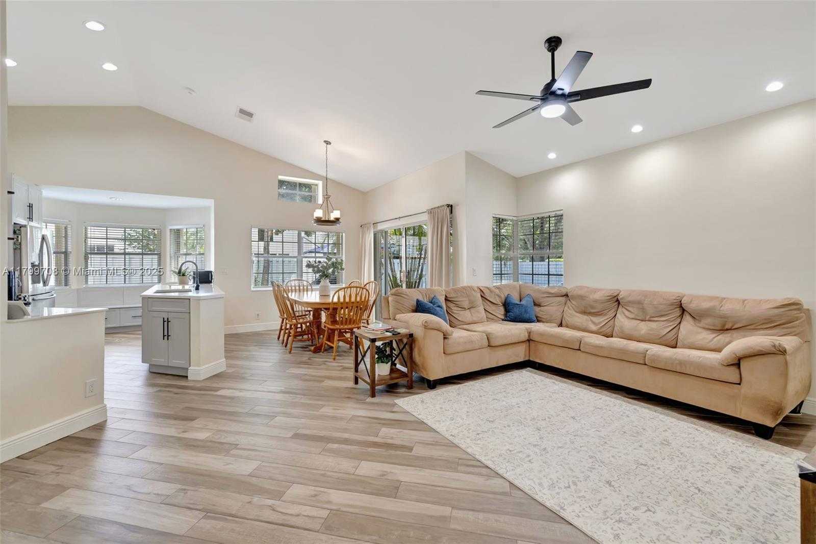 Small Image of 396 BEDFORD AVE, Weston Number 6