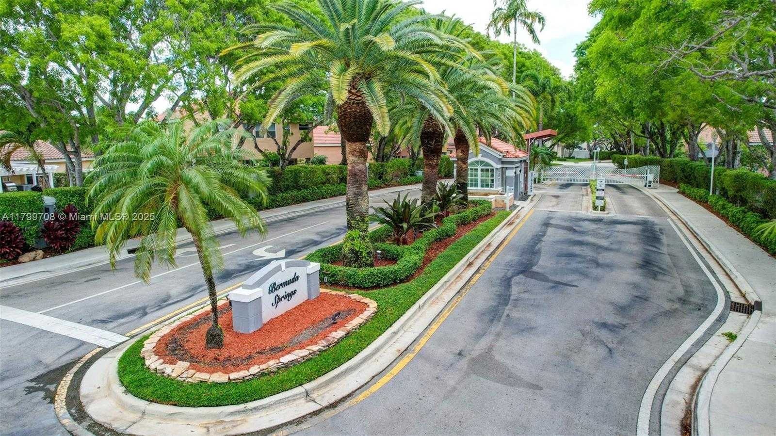 Small Image of 396 BEDFORD AVE, Weston Number 63