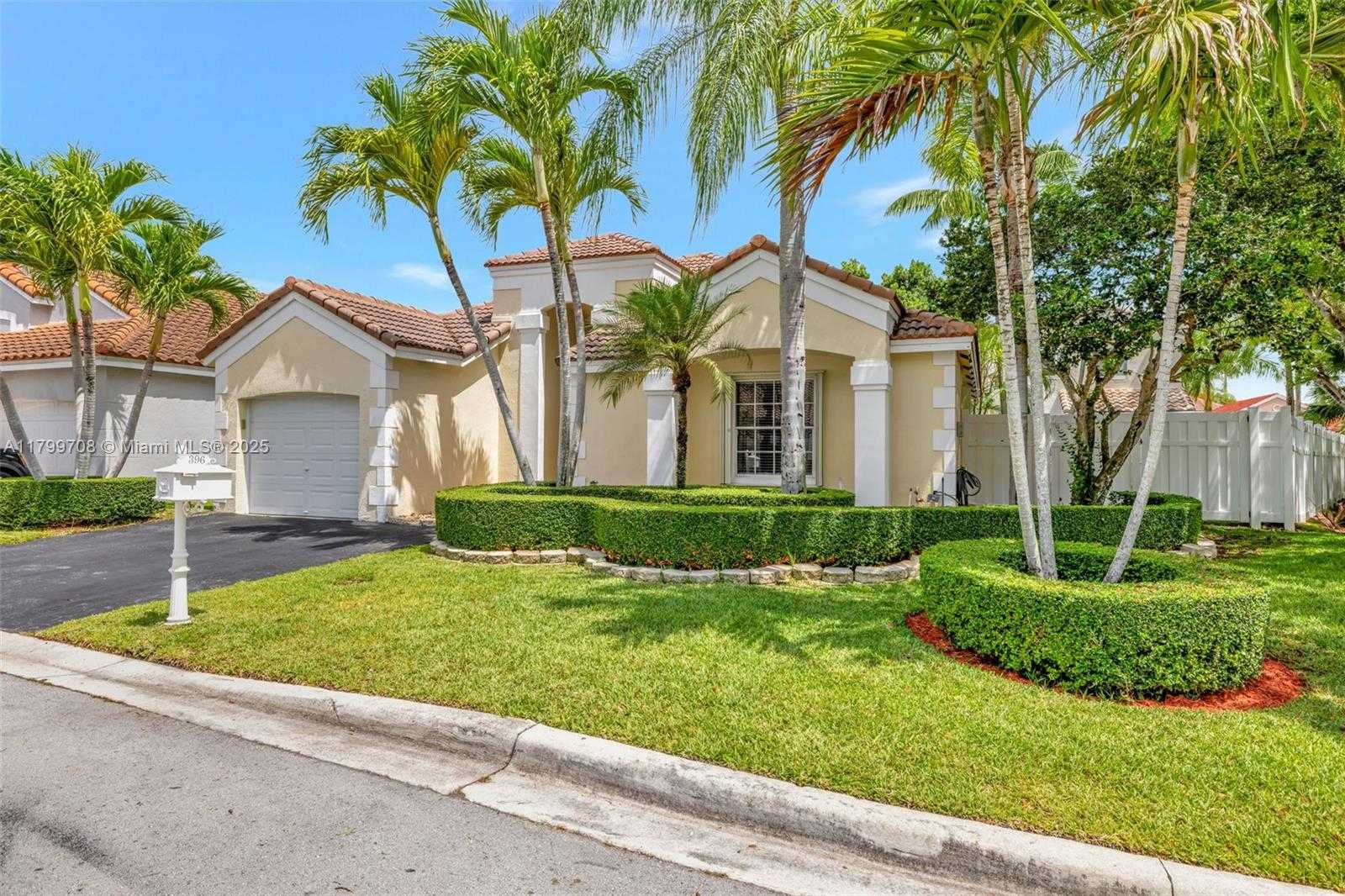 Small Image of 396 BEDFORD AVE, Weston Number 71