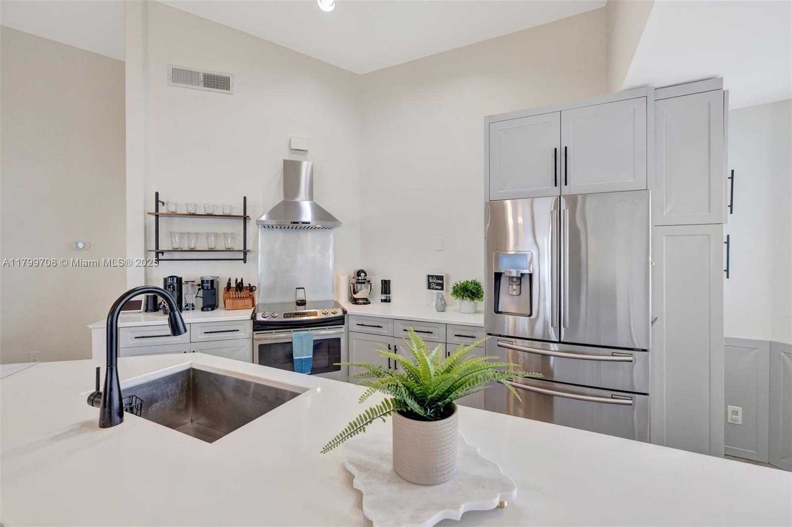 Small Image of 396 BEDFORD AVE, Weston Number 8