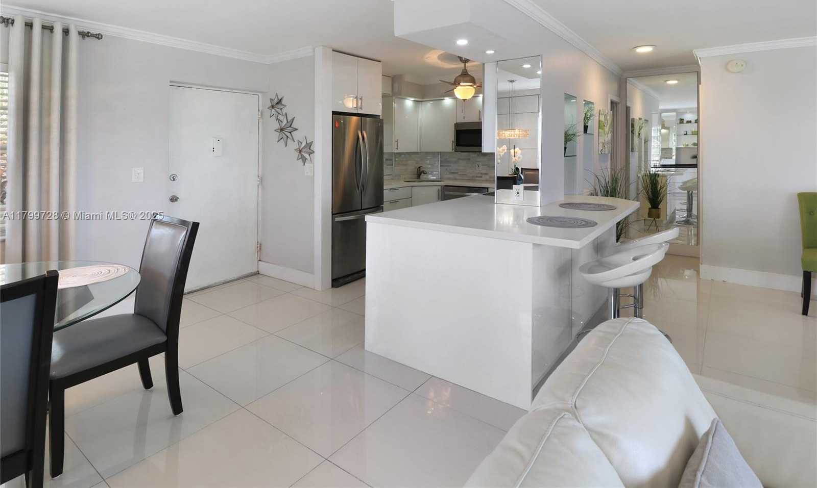 Small Image of 220 KINGS POINT DR #415, Sunny Isles Beach Number 10
