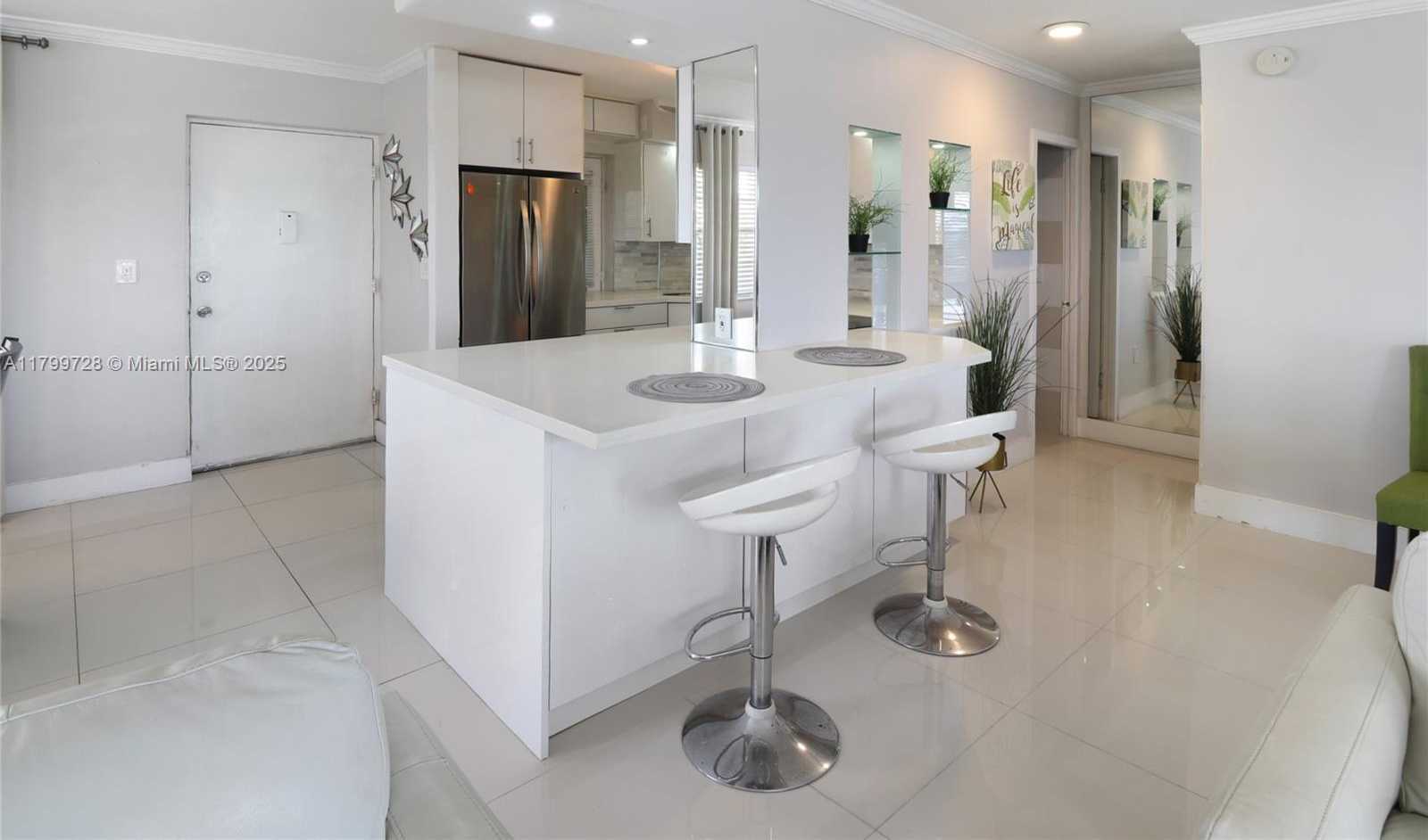 Small Image of 220 KINGS POINT DR #415, Sunny Isles Beach Number 11