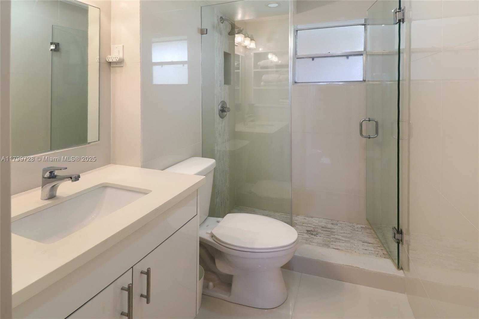 Small Image of 220 KINGS POINT DR #415, Sunny Isles Beach Number 19