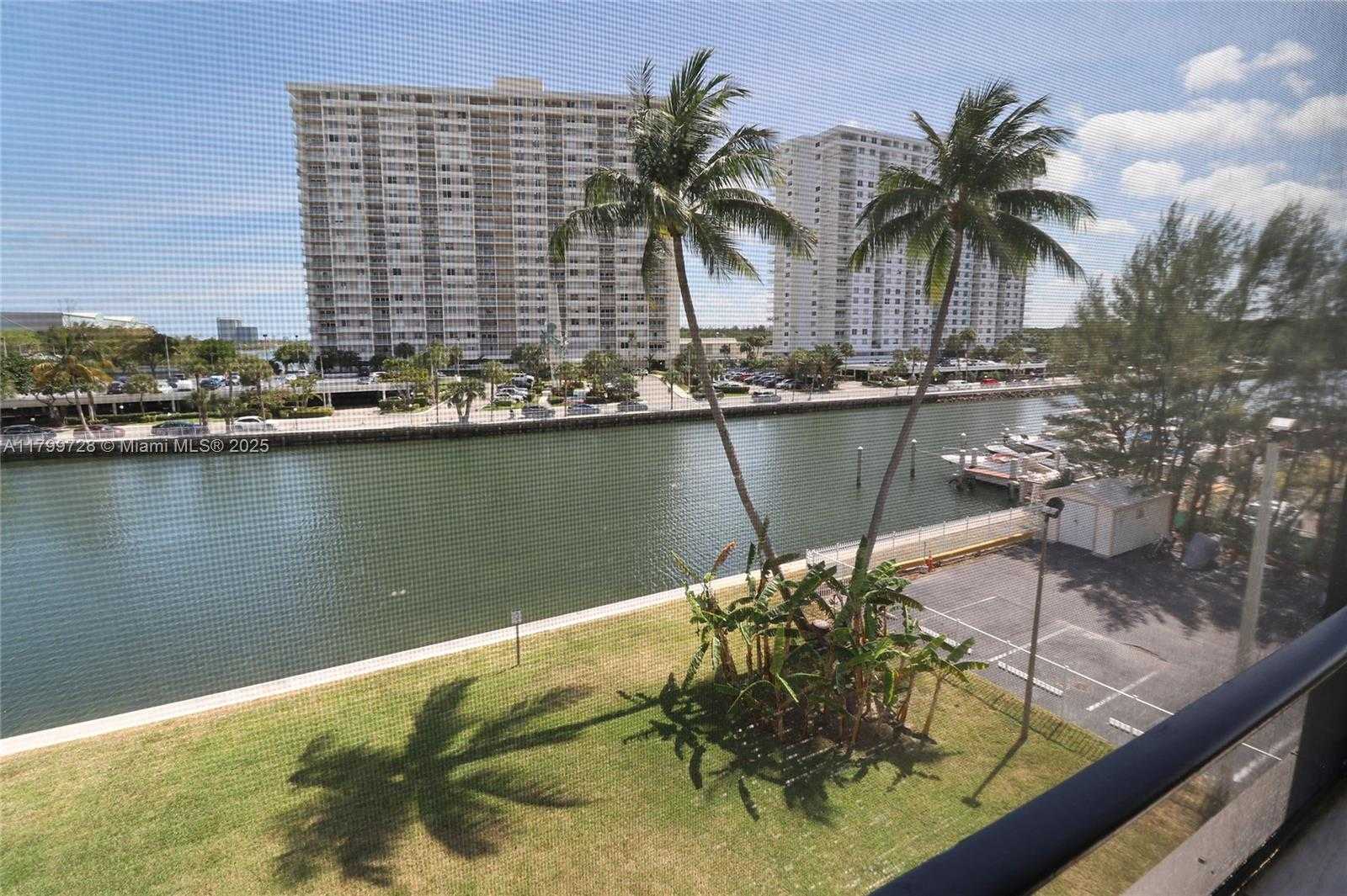 Small Image of 220 KINGS POINT DR #415, Sunny Isles Beach Number 25