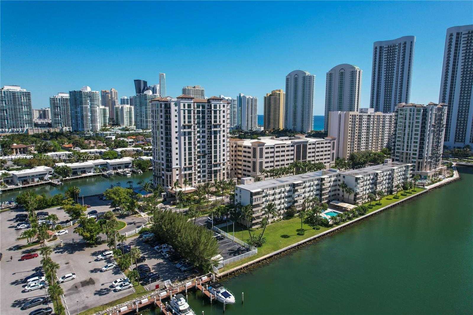 Small Image of 220 KINGS POINT DR #415, Sunny Isles Beach Number 28