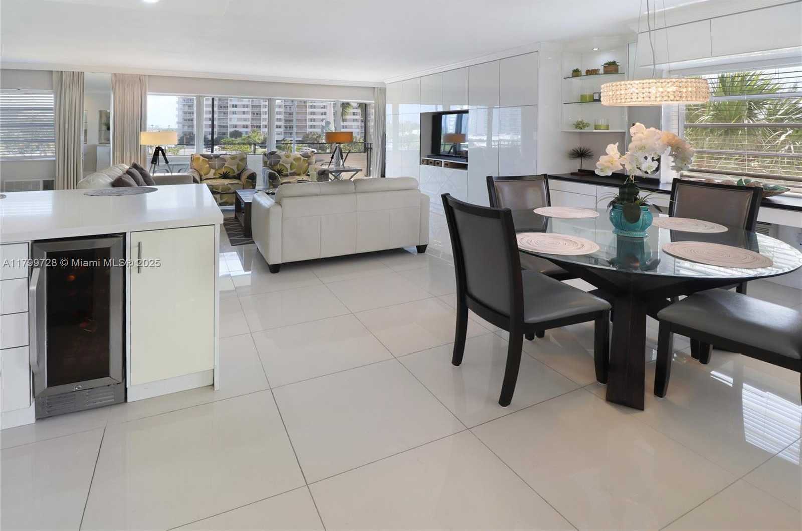 Small Image of 220 KINGS POINT DR #415, Sunny Isles Beach Number 4