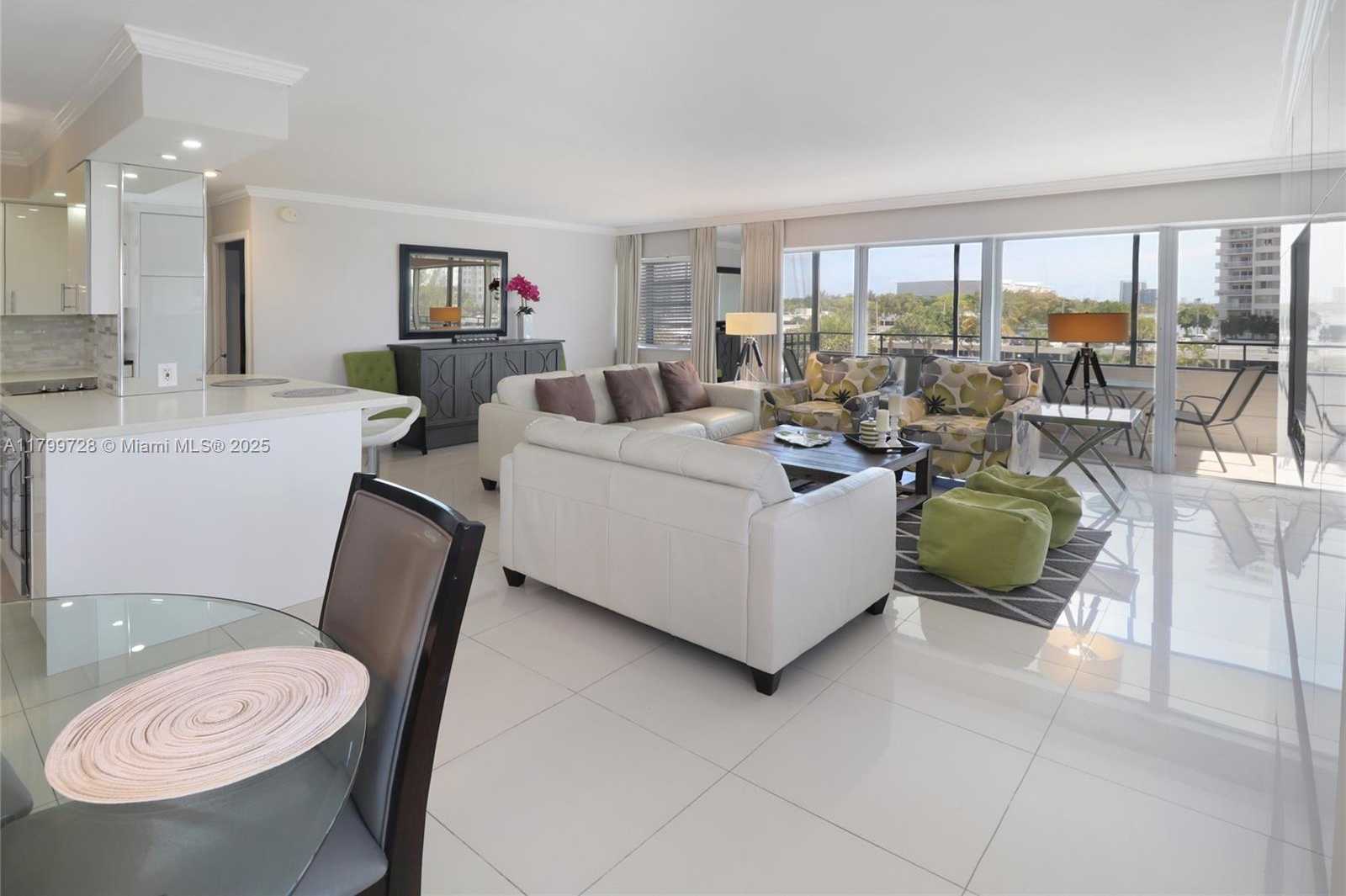 Small Image of 220 KINGS POINT DR #415, Sunny Isles Beach Number 5
