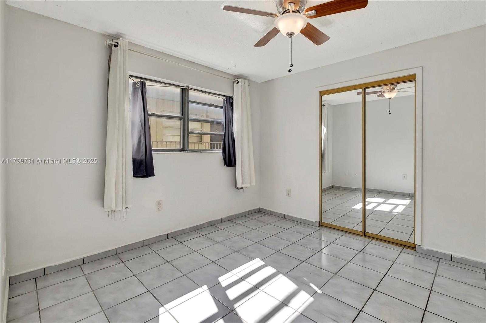 Small Image of 4021 INDIAN CREEK DR #2C, Miami Beach Number 15