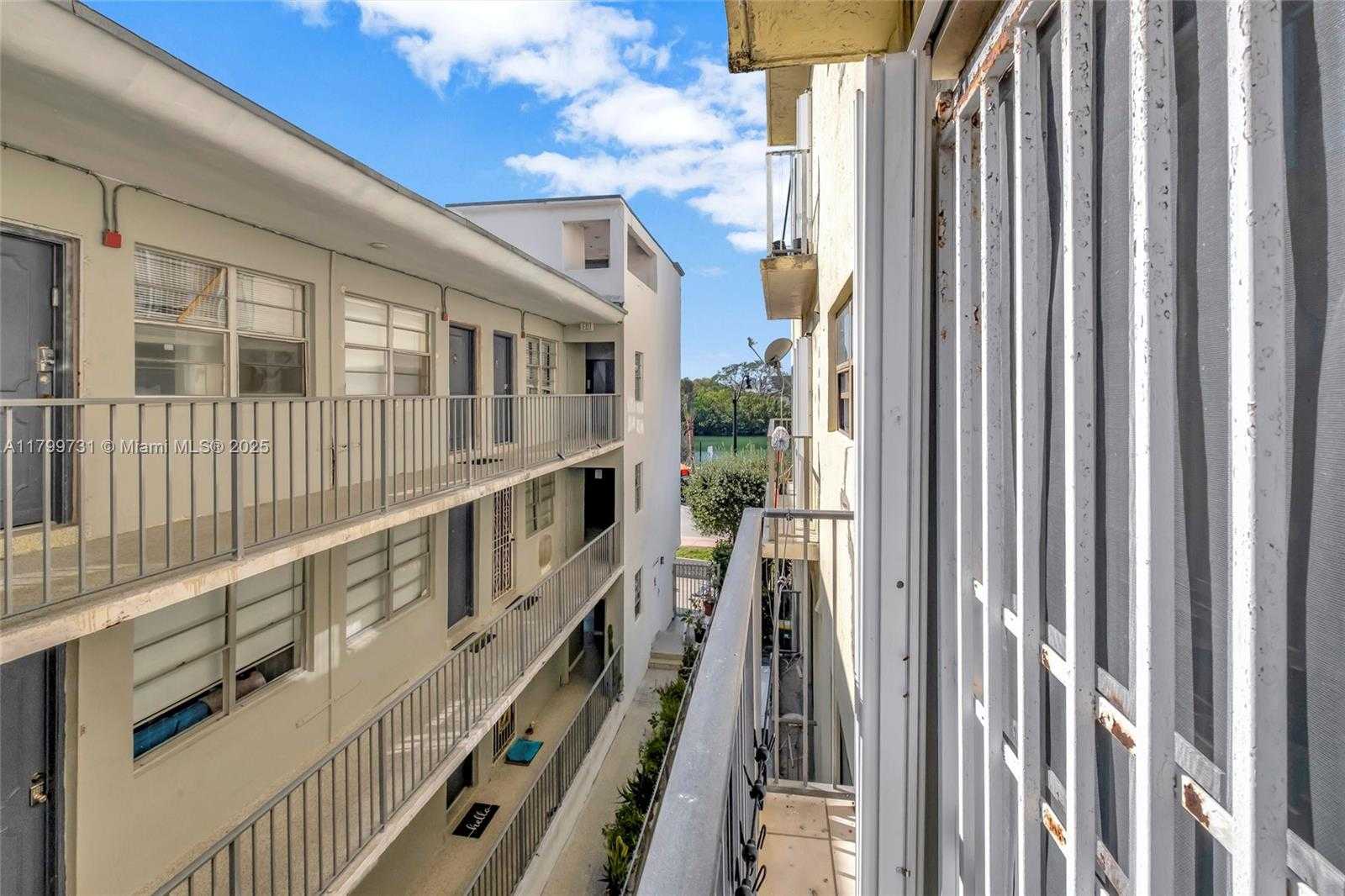 Small Image of 4021 INDIAN CREEK DR #2C, Miami Beach Number 19