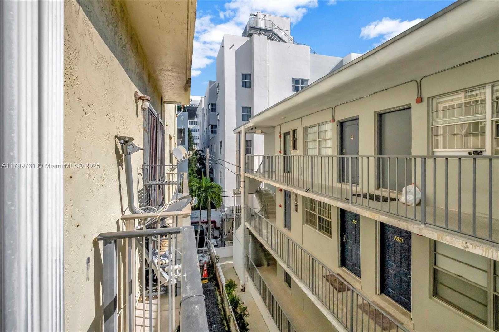 Small Image of 4021 INDIAN CREEK DR #2C, Miami Beach Number 20