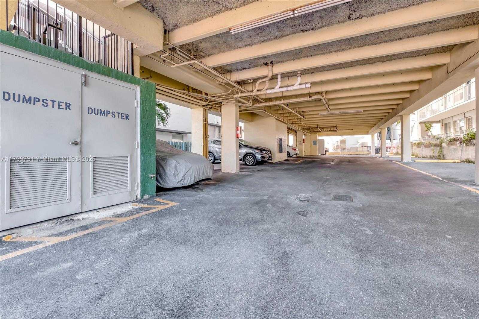 Small Image of 4021 INDIAN CREEK DR #2C, Miami Beach Number 5