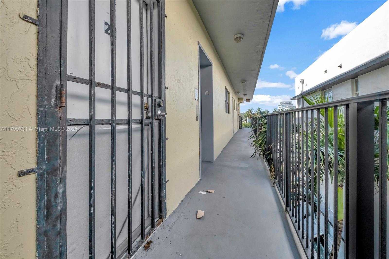 Small Image of 4021 INDIAN CREEK DR #2C, Miami Beach Number 6