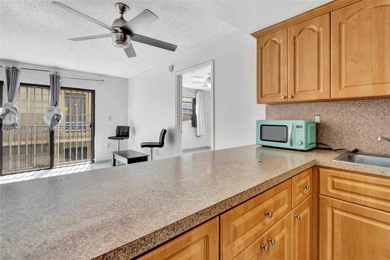 Small Image of 4021 INDIAN CREEK DR #2C, Miami Beach Number 9