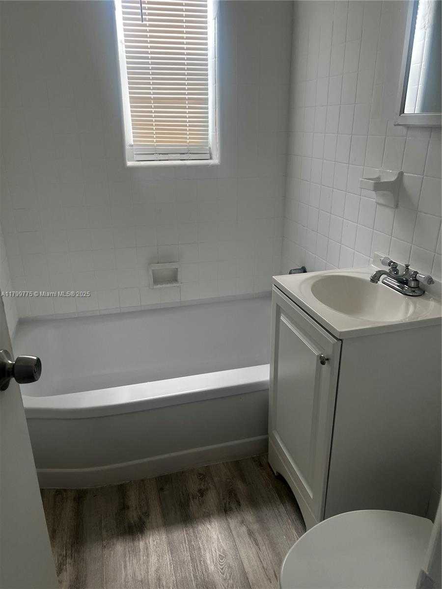Small Image of 1608 DREXEL AVENUE #18, Miami Beach Number 11