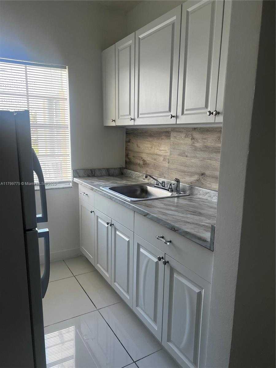 Small Image of 1608 DREXEL AVENUE #18, Miami Beach Number 14