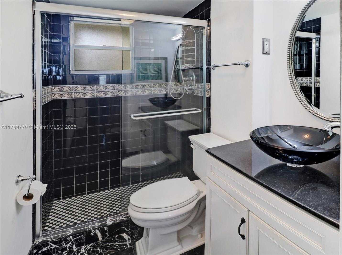 Small Image of 220 KINGS POINT DR #310, Sunny Isles Beach Number 16