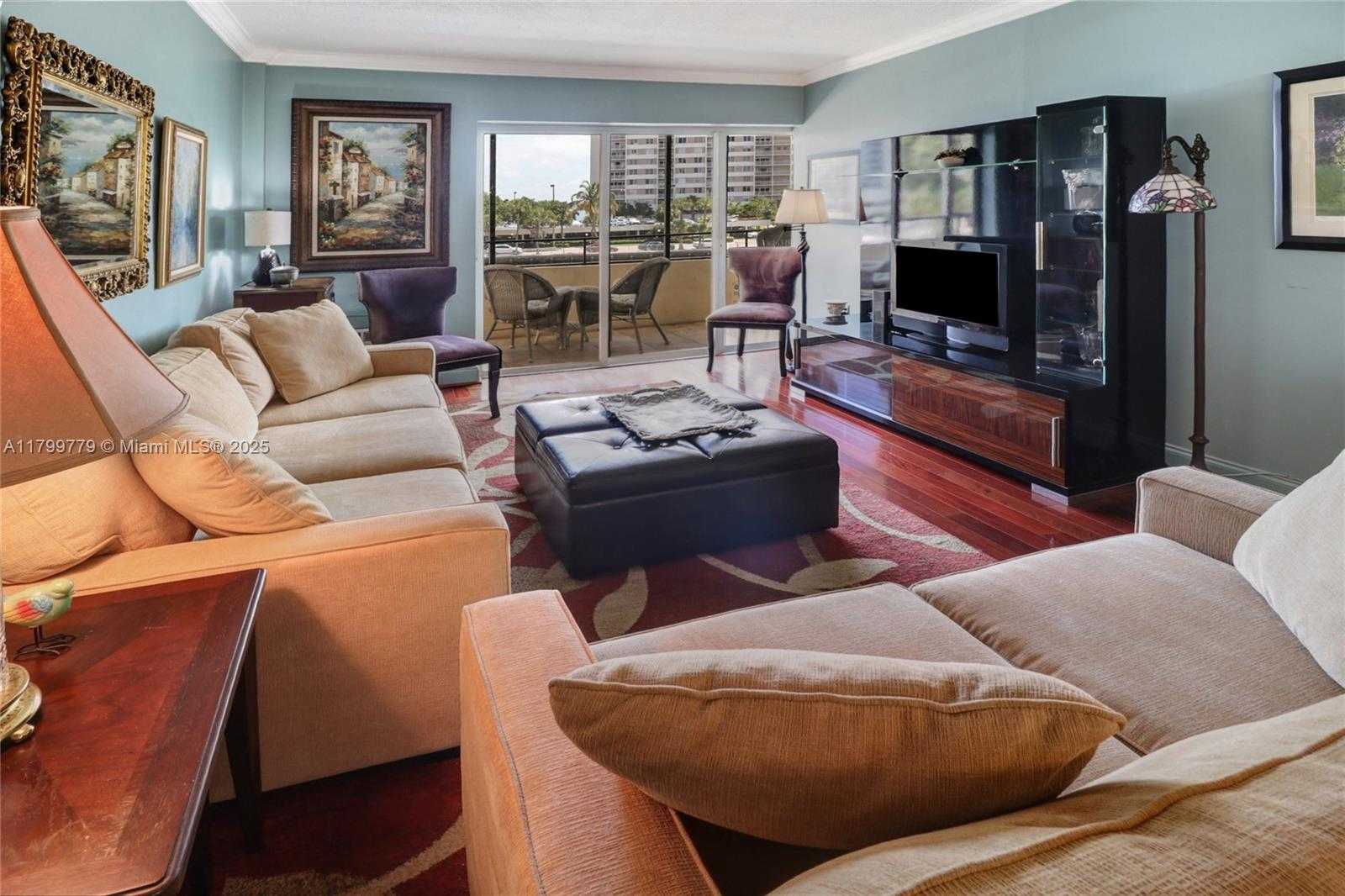 Small Image of 220 KINGS POINT DR #310, Sunny Isles Beach Number 2