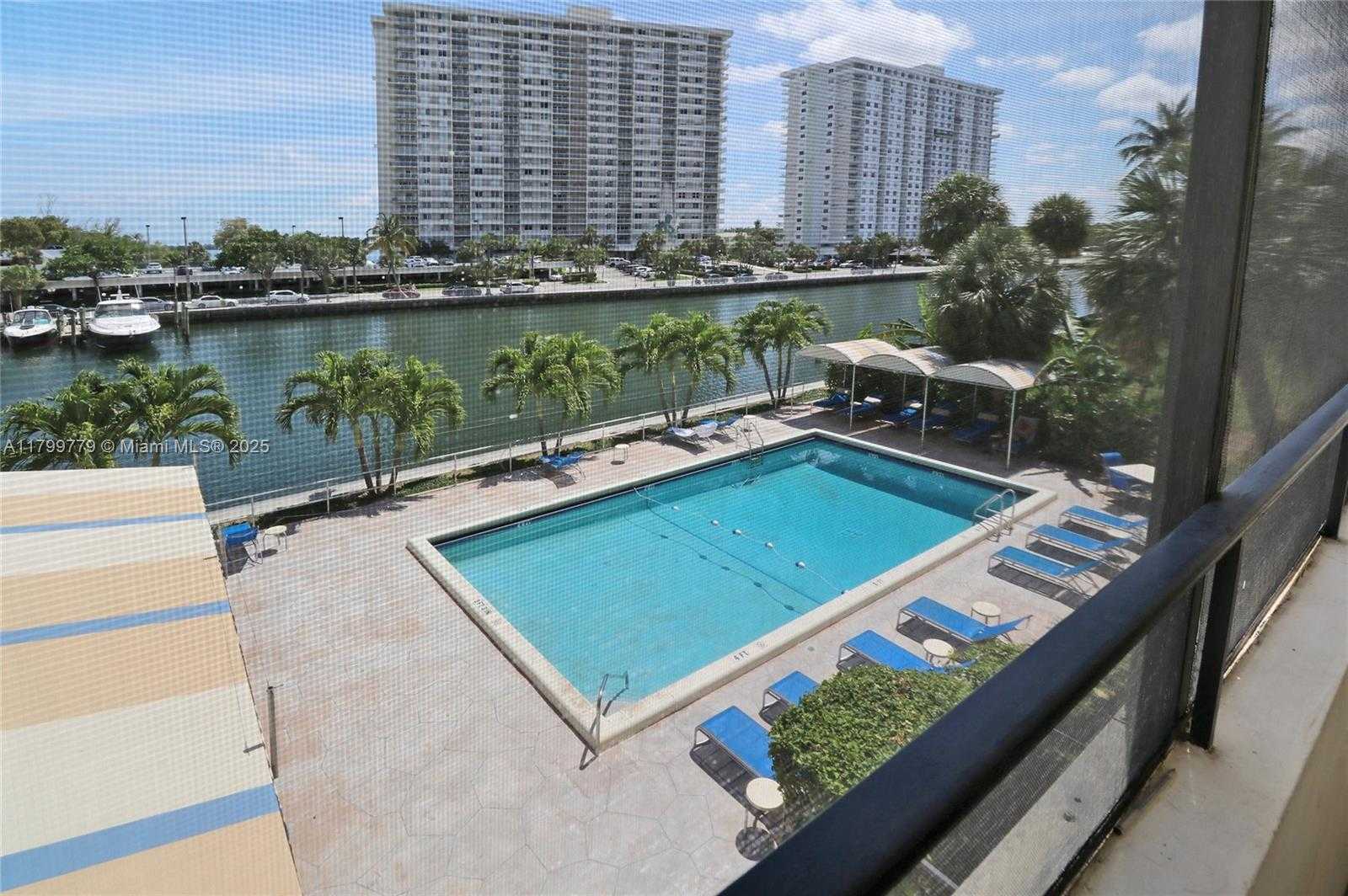 Small Image of 220 KINGS POINT DR #310, Sunny Isles Beach Number 23