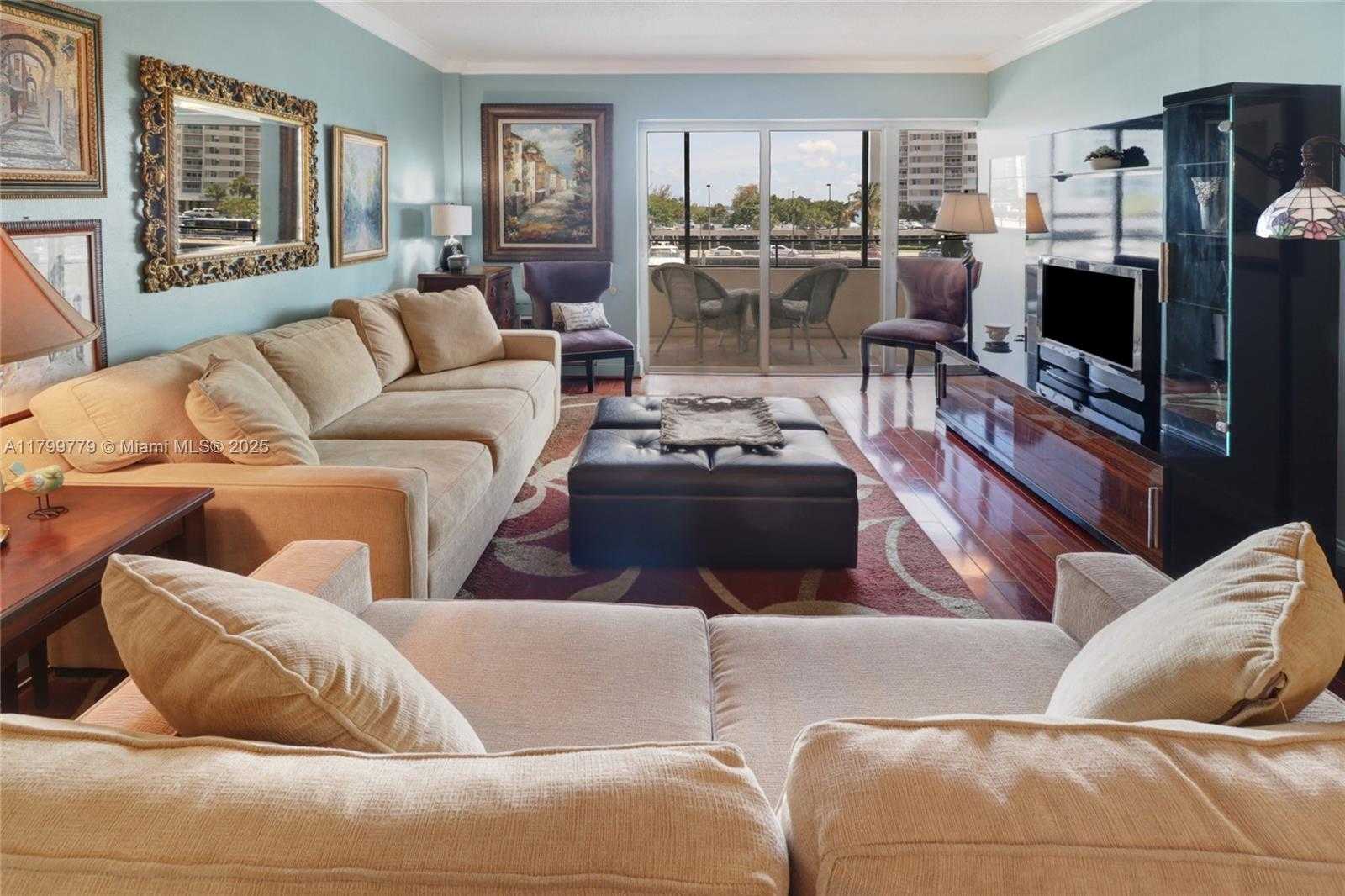 Small Image of 220 KINGS POINT DR #310, Sunny Isles Beach Number 3