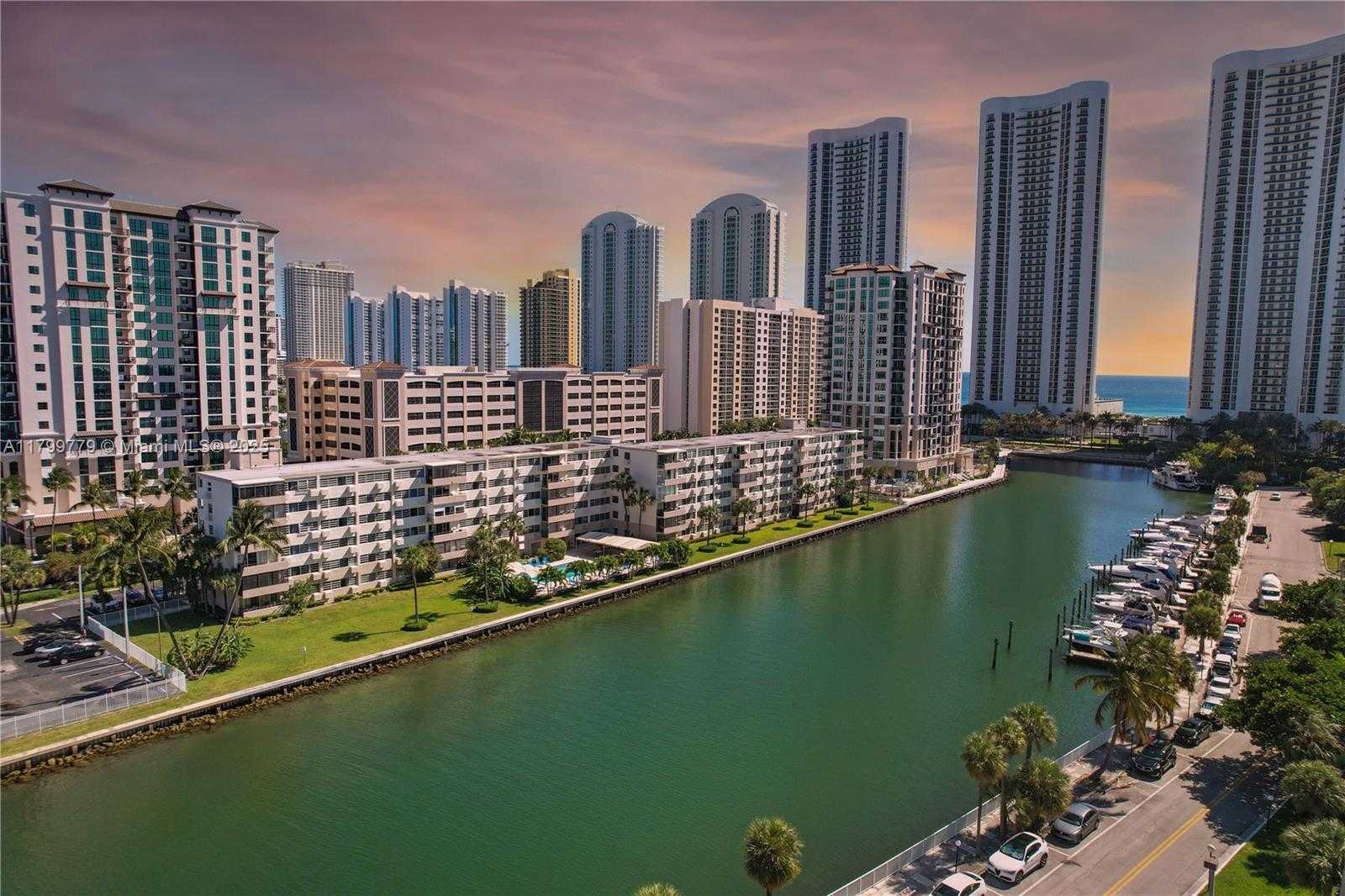 Small Image of 220 KINGS POINT DR #310, Sunny Isles Beach Number 32