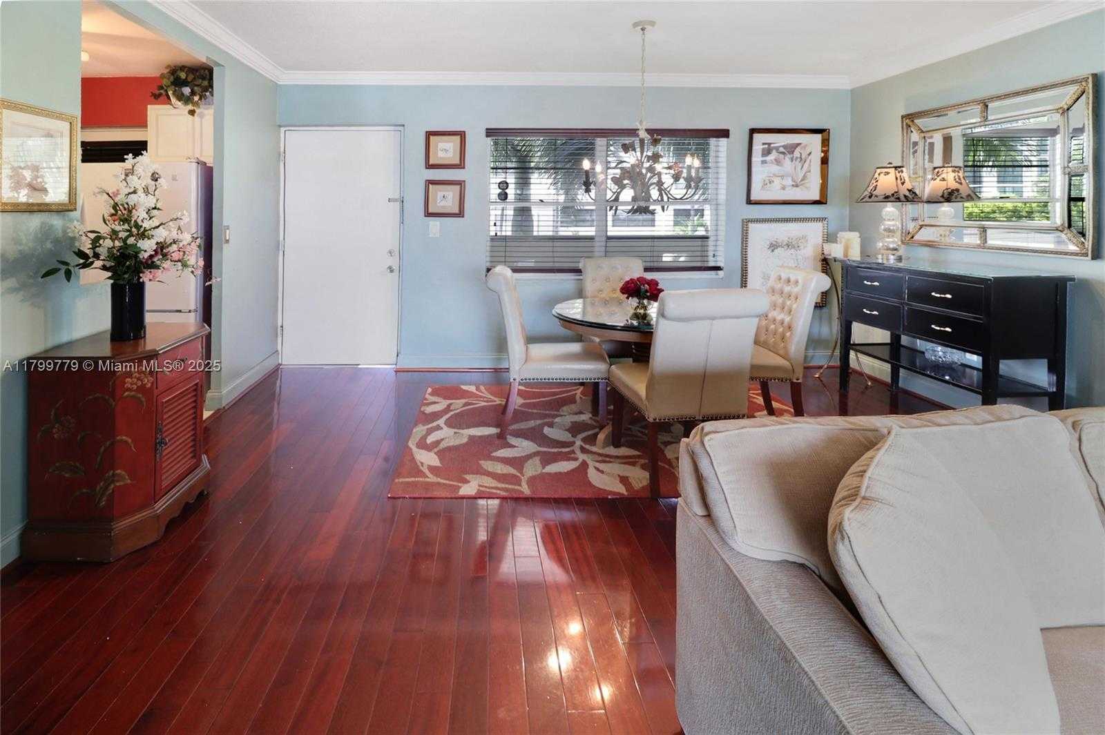 Small Image of 220 KINGS POINT DR #310, Sunny Isles Beach Number 6